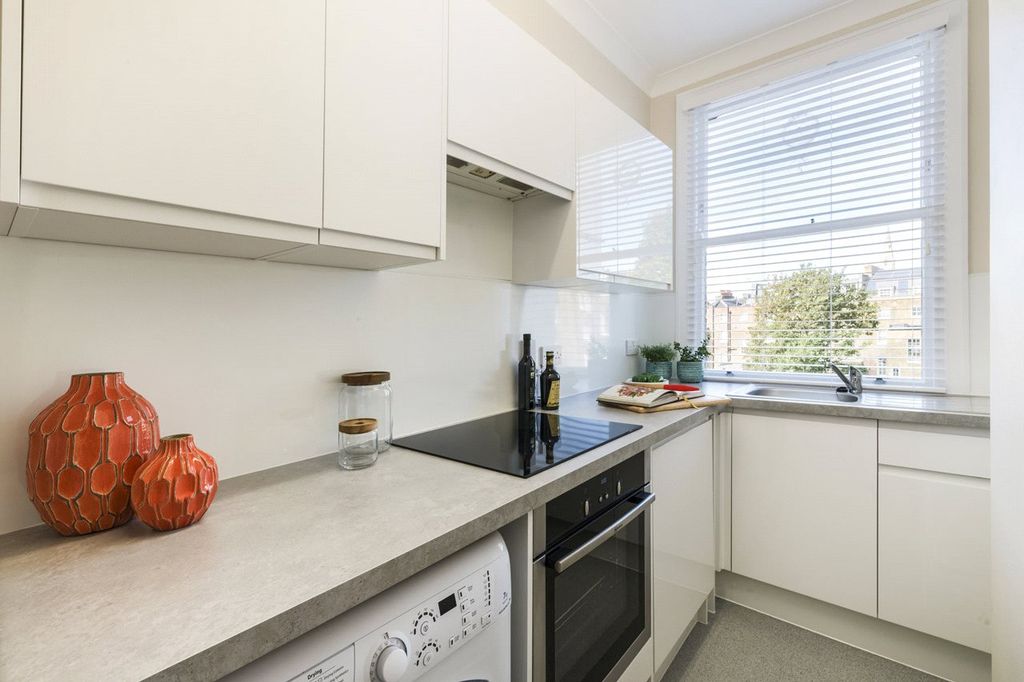 Property photo 3 of 9 Picture No. 14