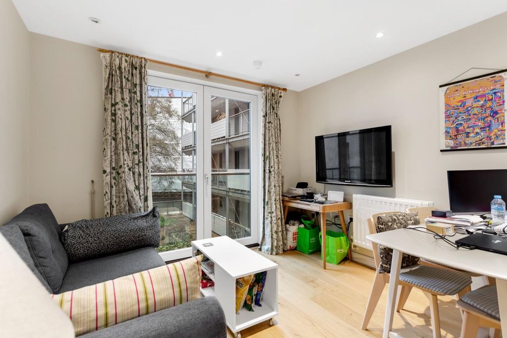 Property photo 2 of 9 Reception