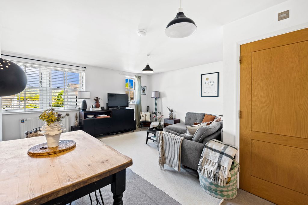 Additional image 6 of 2 bed flat for saleRef: Sb - Glovers Road, Reigate RH2