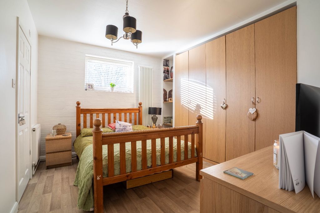 Property photo 3 of 19 4764914