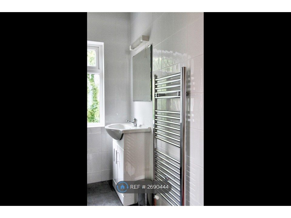 Property photo 2 of 10 Shower Room - Side View