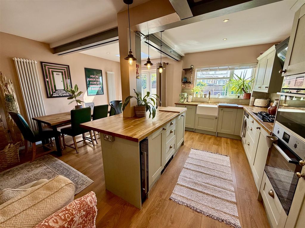 Property photo 3 of 31 Tempimagej6Crks.Jpg