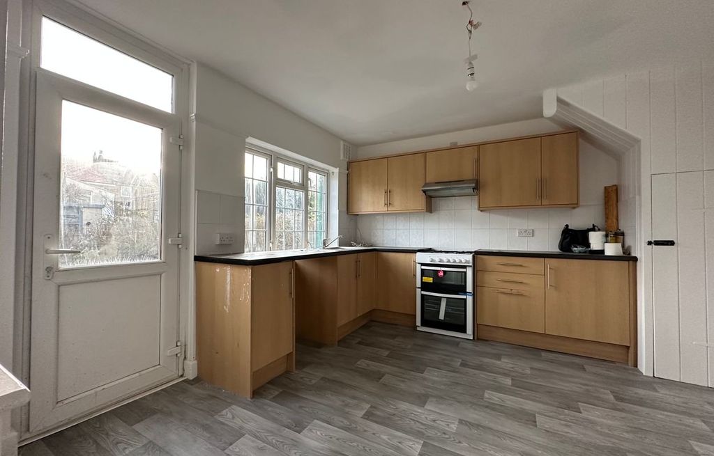 Property photo 2 of 7 Picture 2