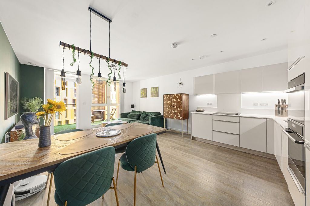 Property photo 3 of 14 094A7843