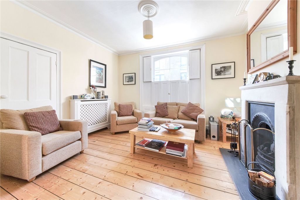 Property photo 2 of 18