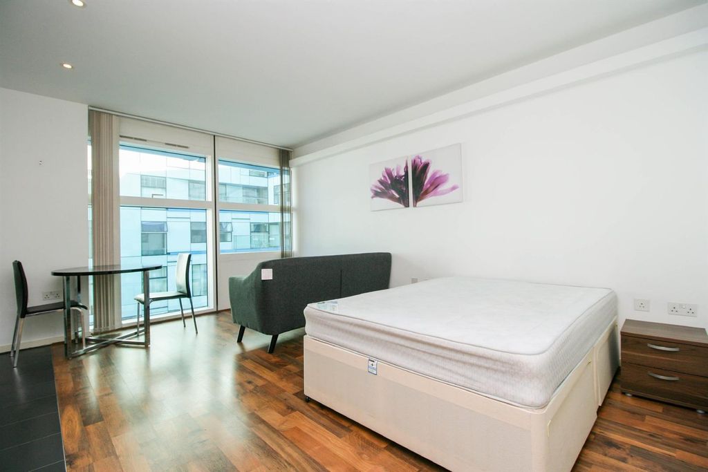 Property photo 1 of 4