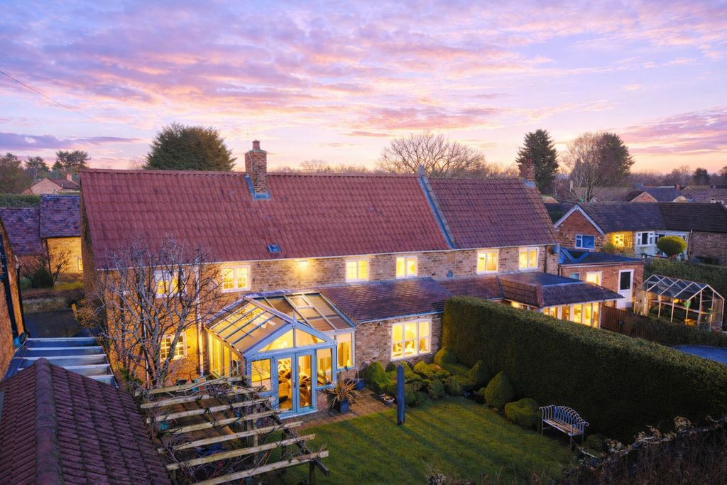 Property photo 2 of 24