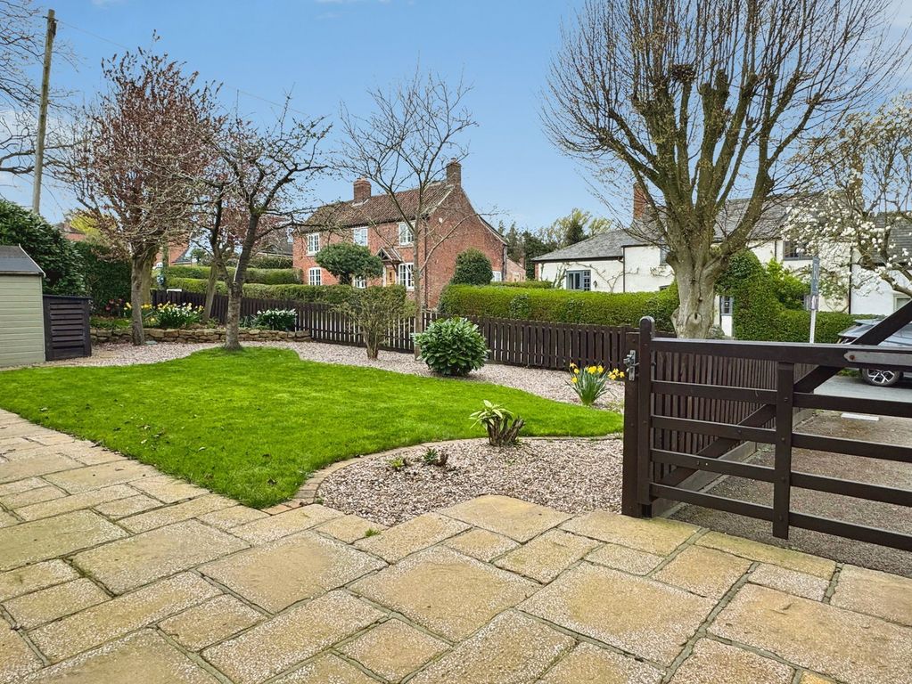 Property photo 2 of 52