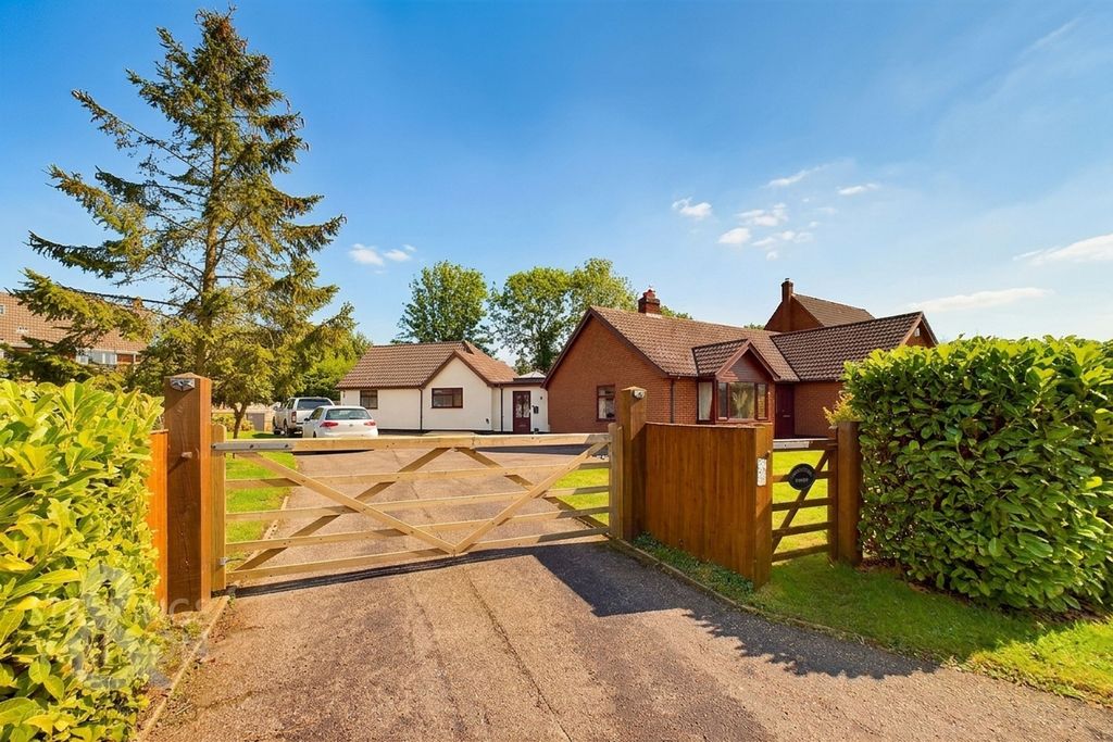 Property photo 1 of 32