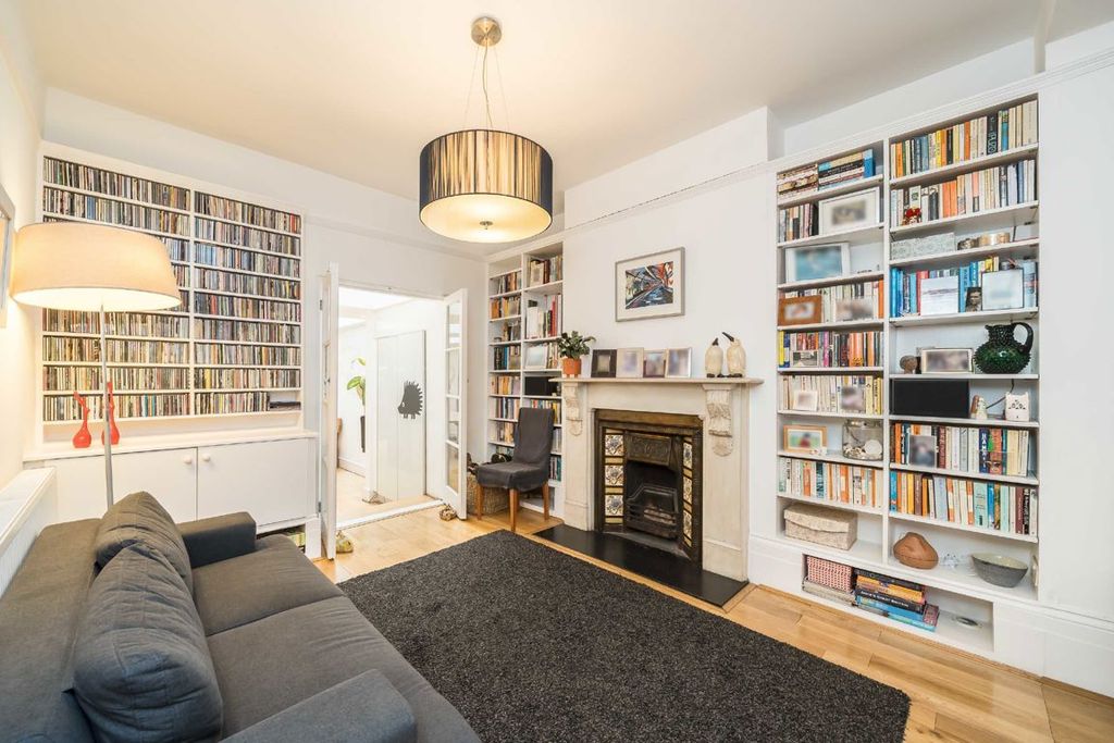 Property photo 3 of 17