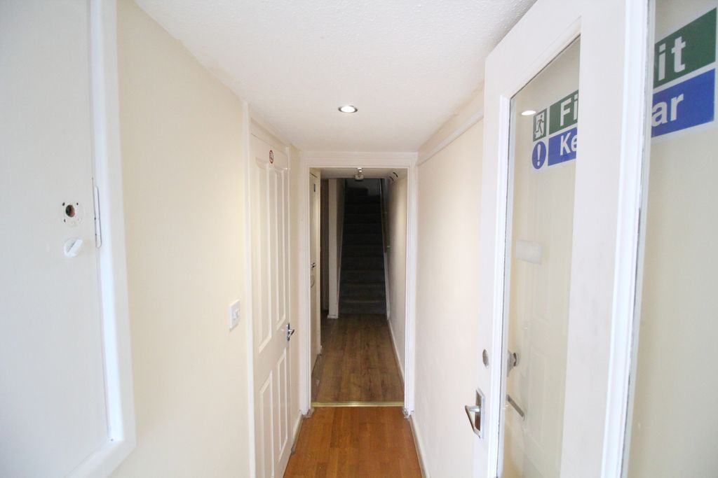 Property photo 2 of 23 Picture No. 95