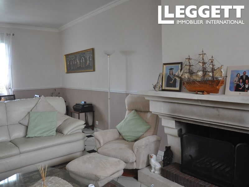 Property photo 2 of 10