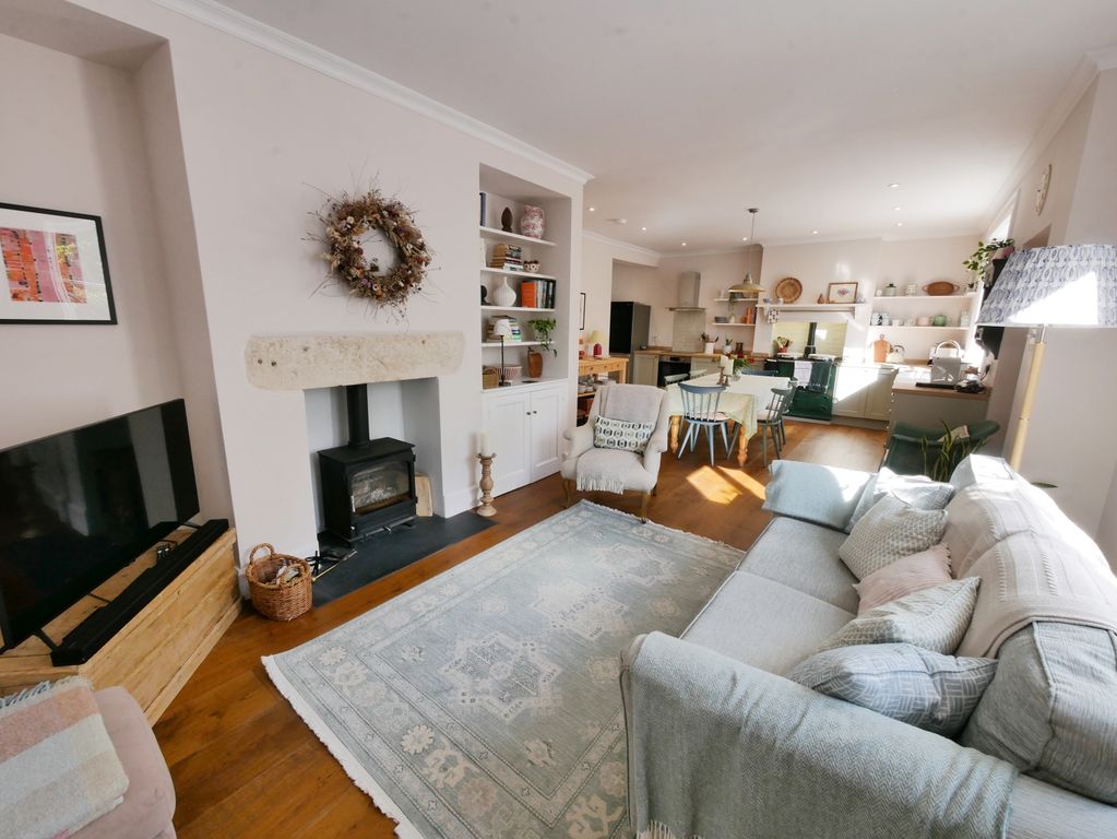 Property photo 3 of 9 Family Dining Room