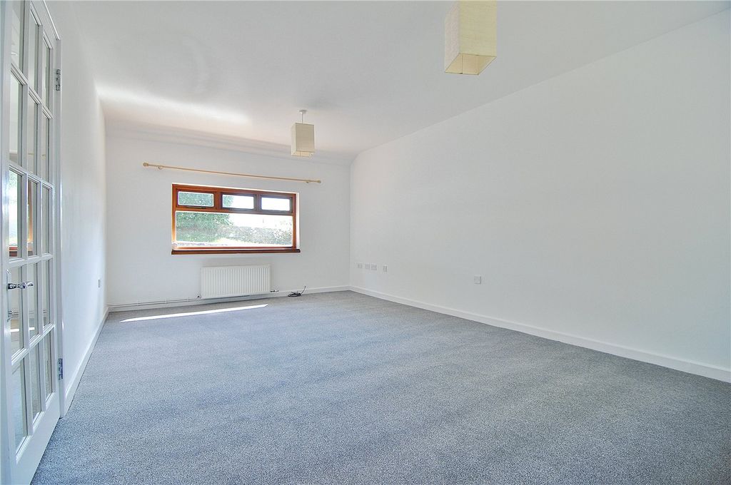 Property photo 3 of 20 Picture No. 06