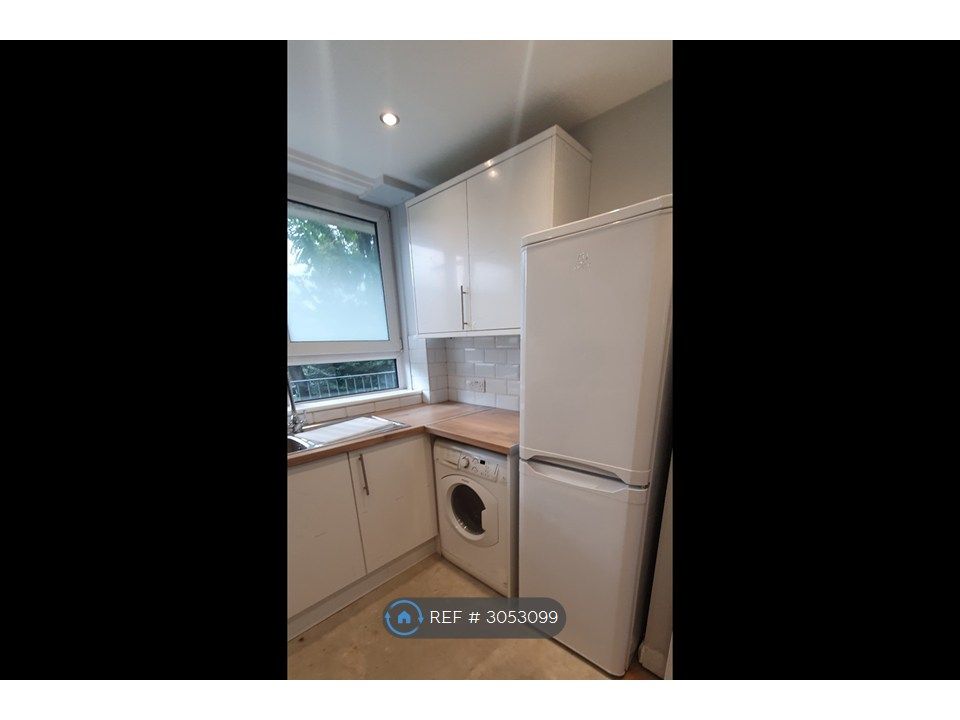 Property photo 3 of 7 Kitchen