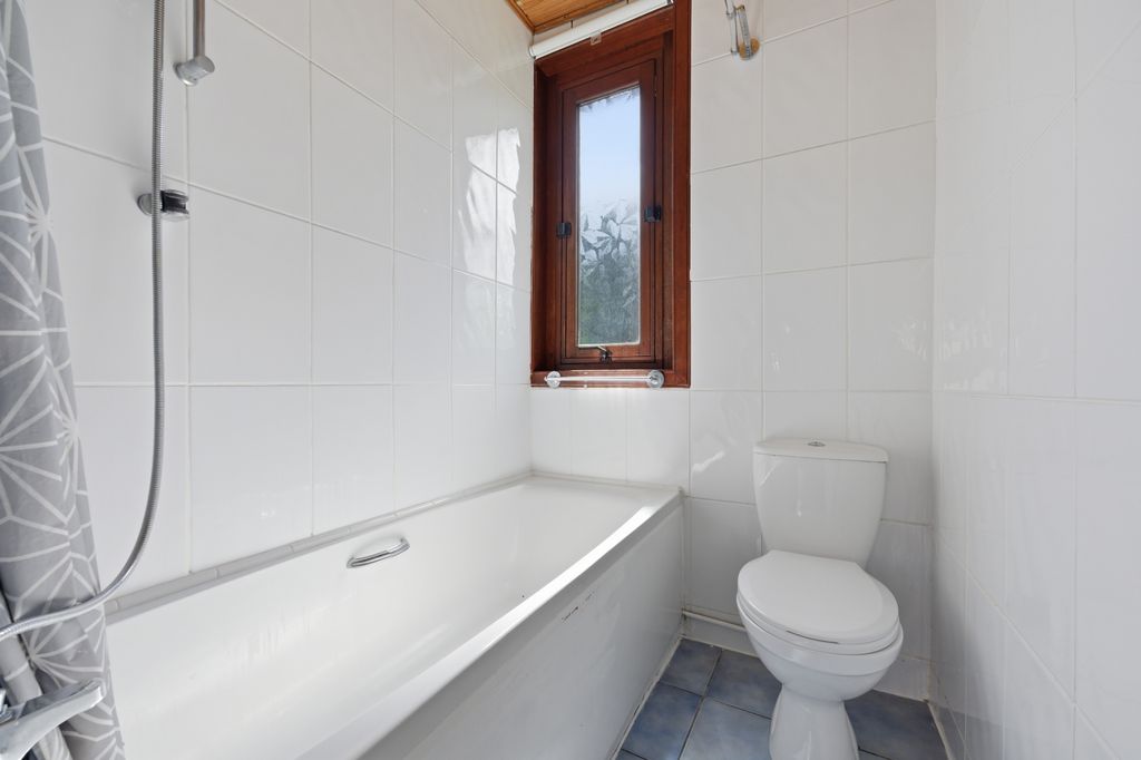 Additional image 22 of 3 bed flat for sale56 Robertson Road, Dunfermline KY12