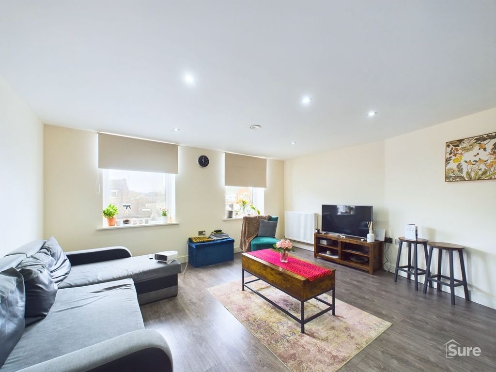 Property photo 3 of 8