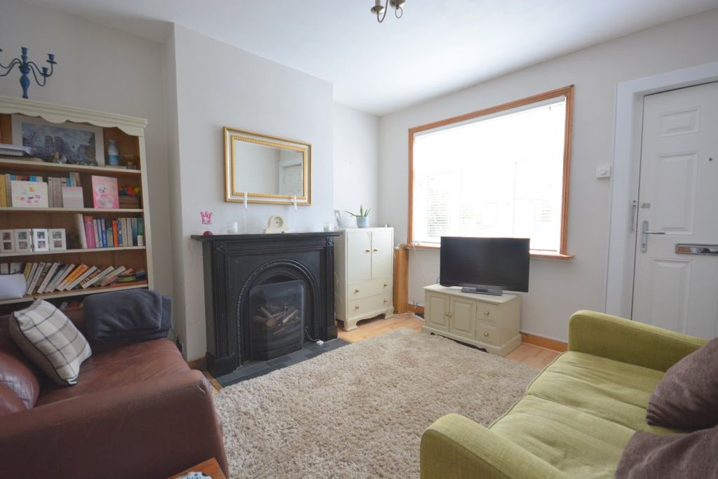 Property photo 3 of 8 Gallery