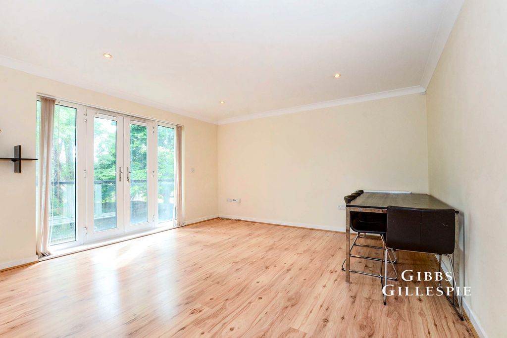 Property photo 2 of 17 Pbox-Img.Jpg