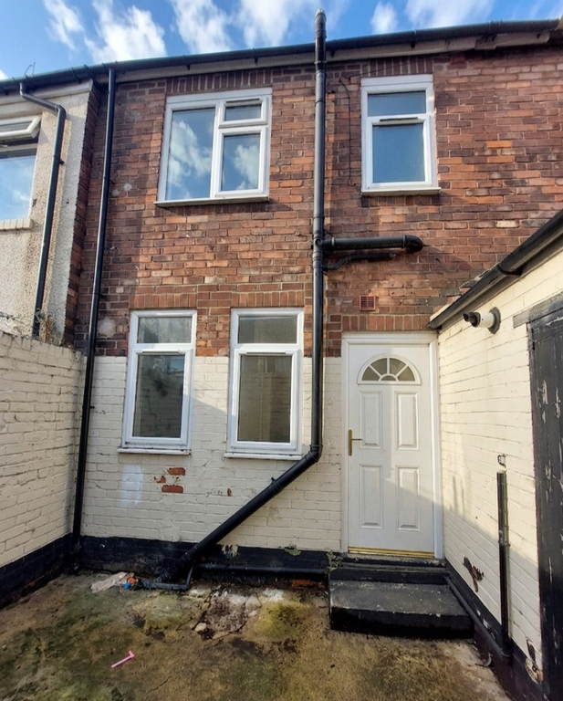 Property photo 2 of 17