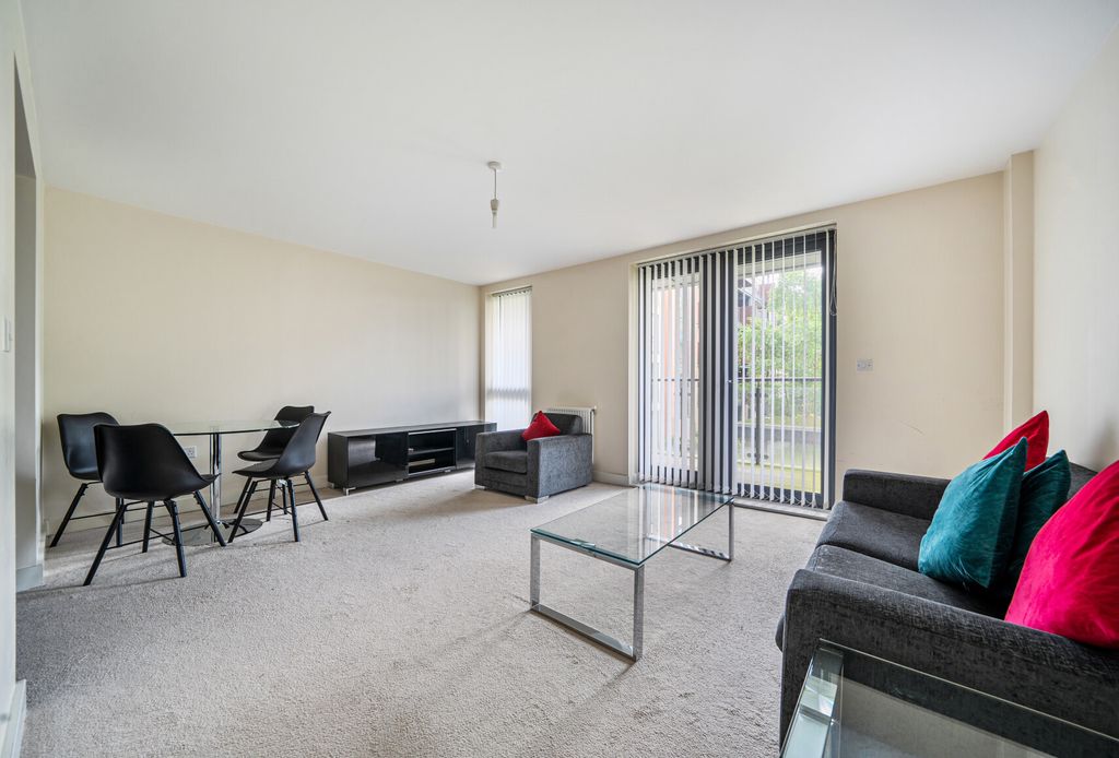 Property photo 3 of 12 1310199-1-6849960...