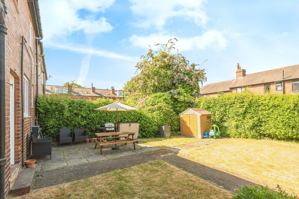 Property photo 2 of 17