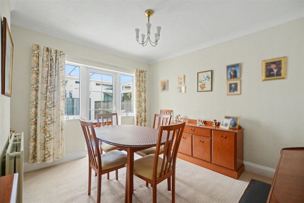 Property photo 3 of 31 Dining Room_1.Jpeg