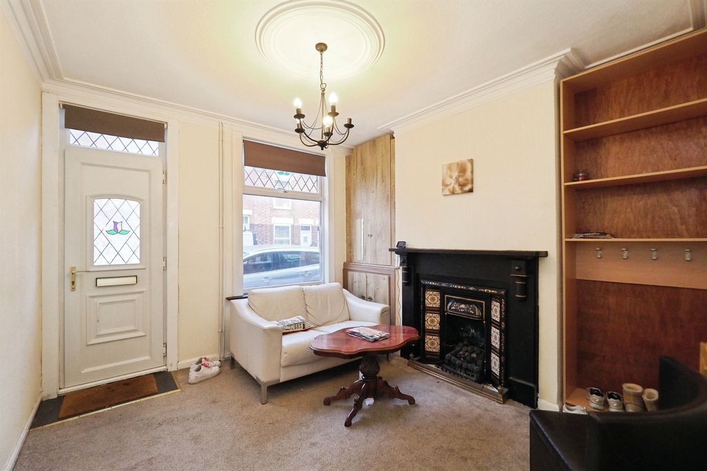 Property photo 2 of 25