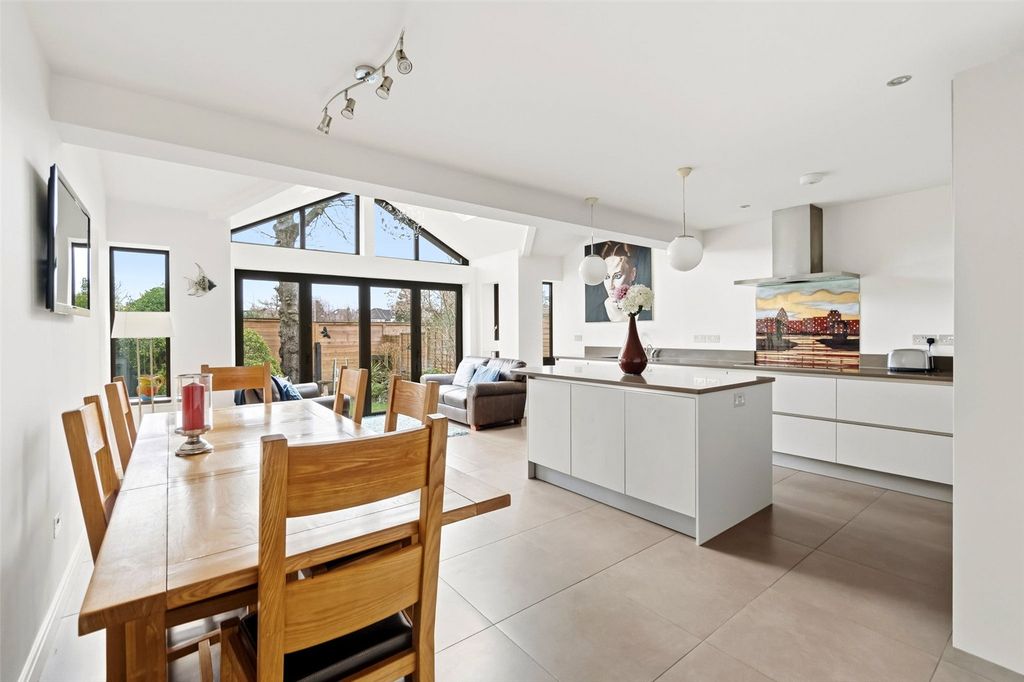 Property photo 2 of 12 Picture No. 10