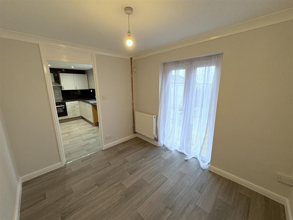 Property photo 3 of 15 Dining Room