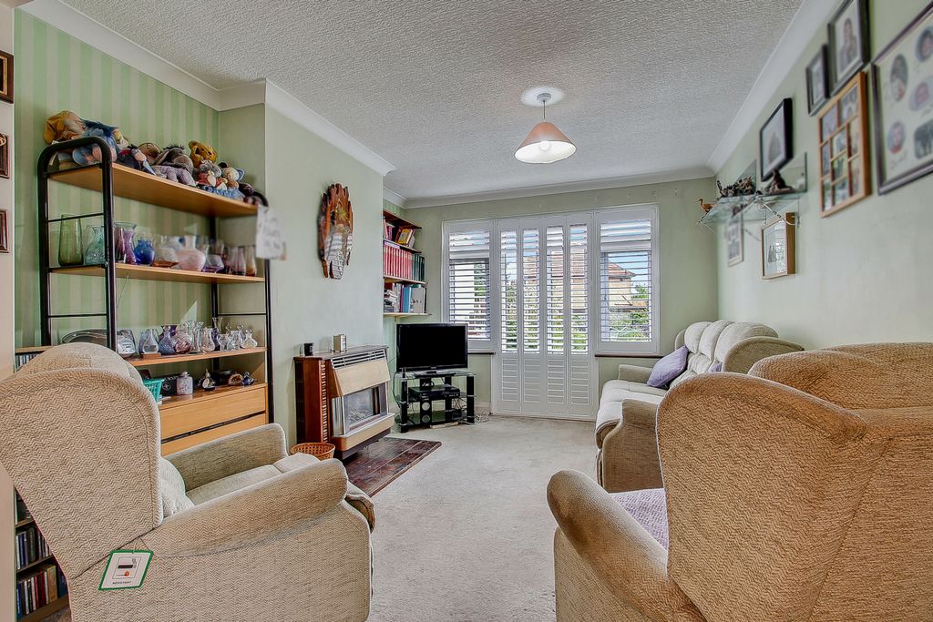 Property photo 2 of 12