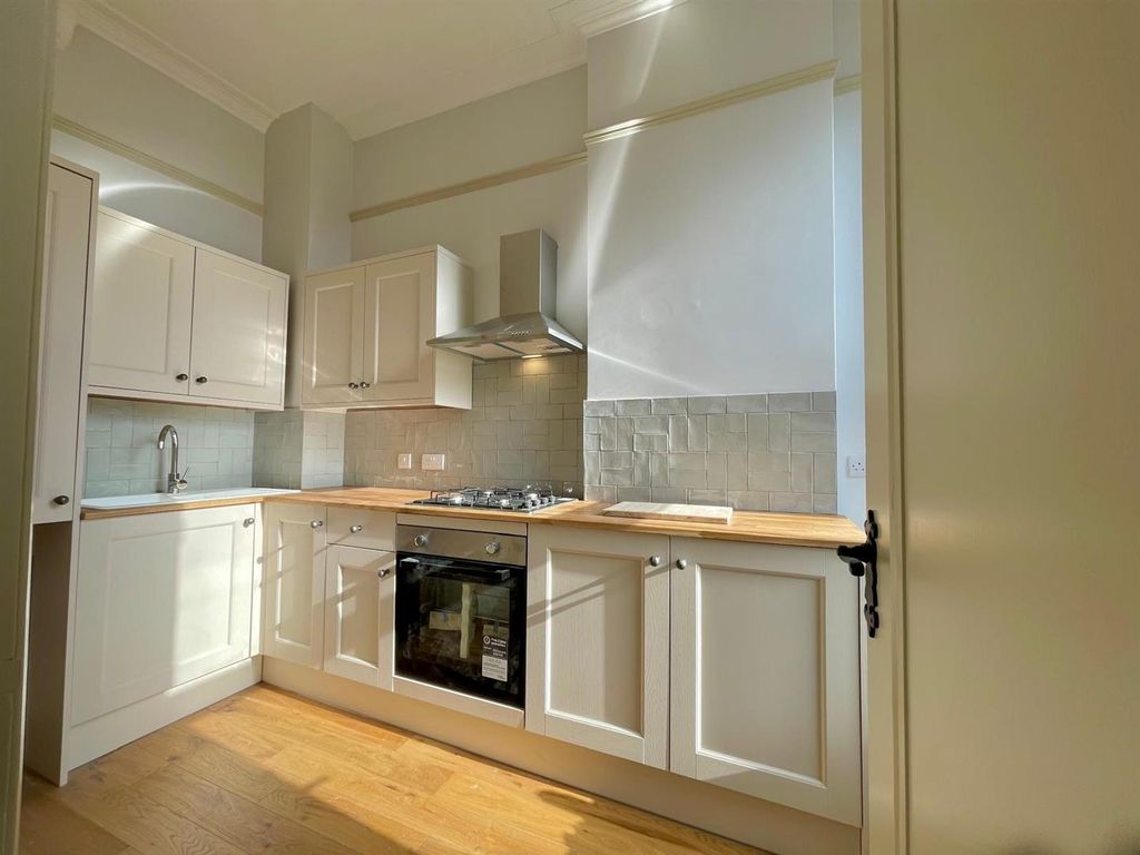 Property photo 1 of 9 d03B1De1-5E60-4410-8c5E-2De133c8B1F3.Jpg