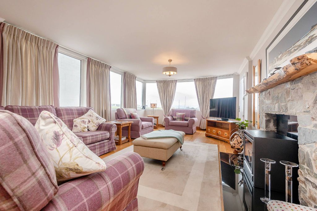 Property photo 2 of 30