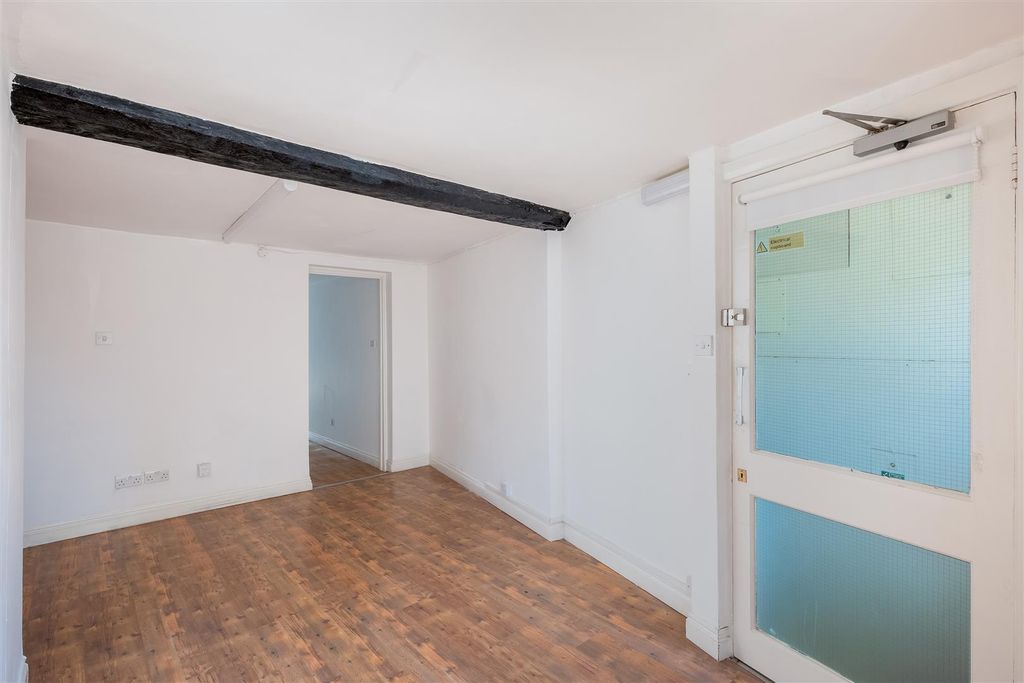 Property photo 3 of 15 56 Ely Street 2482-10.Jpg
