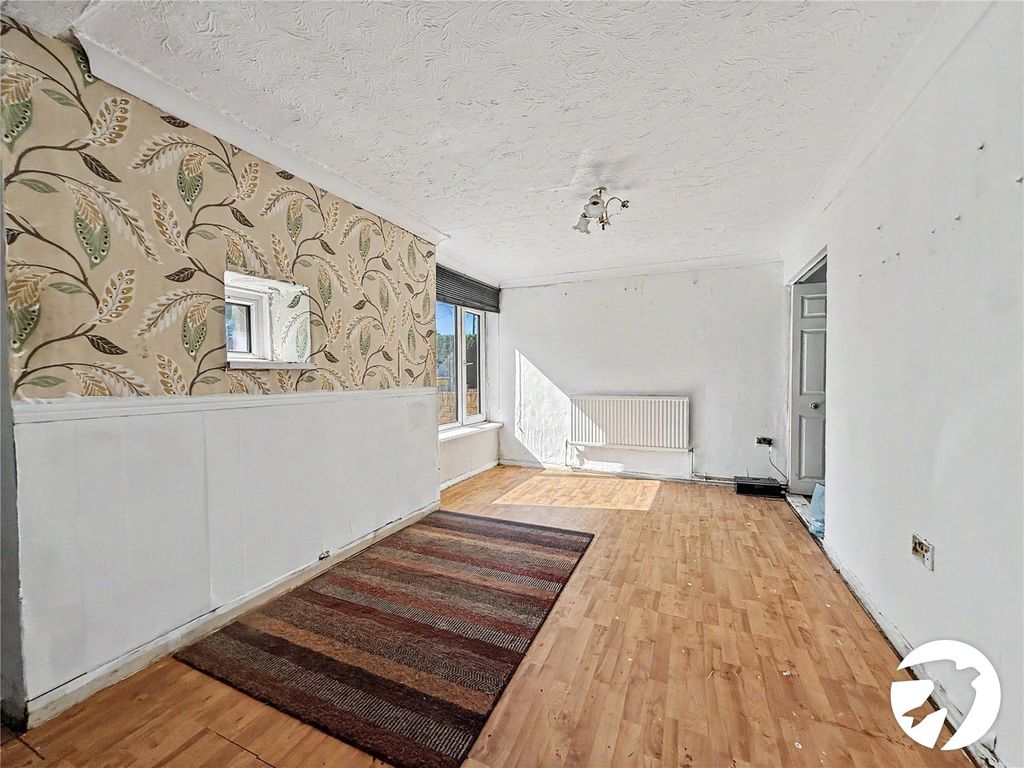 Property photo 3 of 11 Picture No. 28