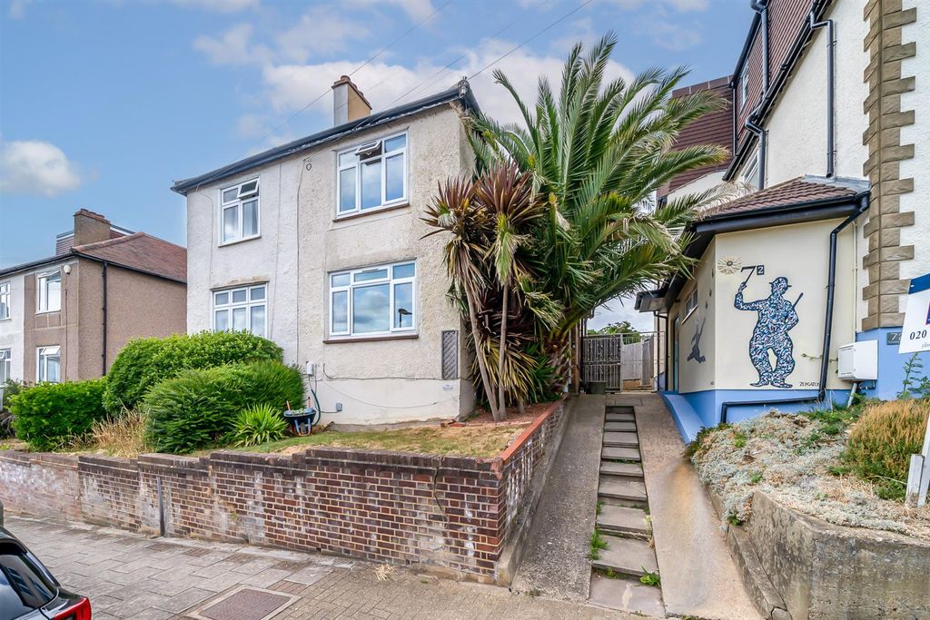 Property photo 2 of 17 External