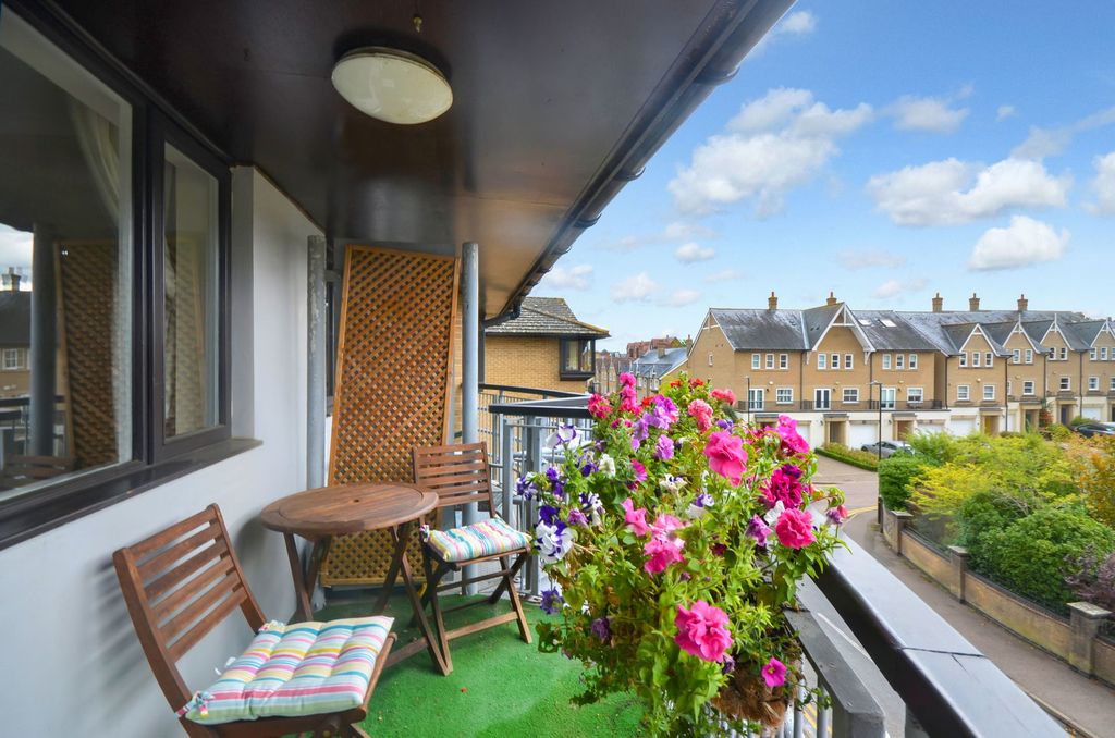 Property photo 3 of 11