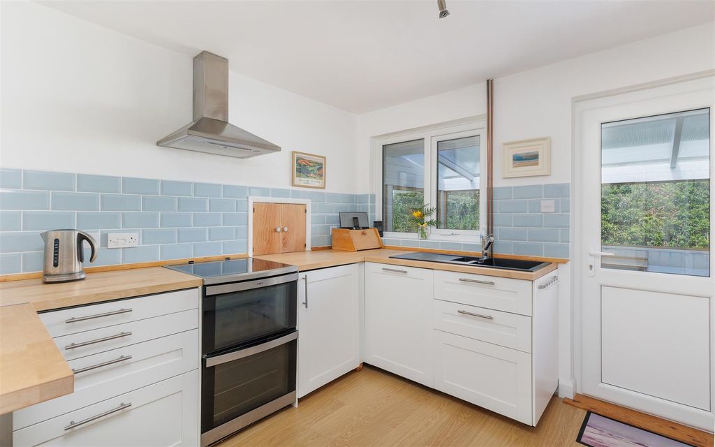 Property photo 3 of 26