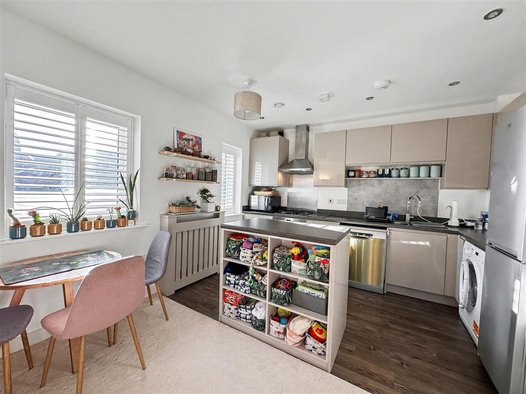 Property photo 2 of 15 Img_2996.Jpg