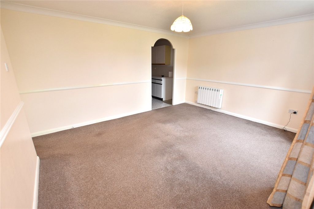 Property photo 2 of 9 Picture No. 15