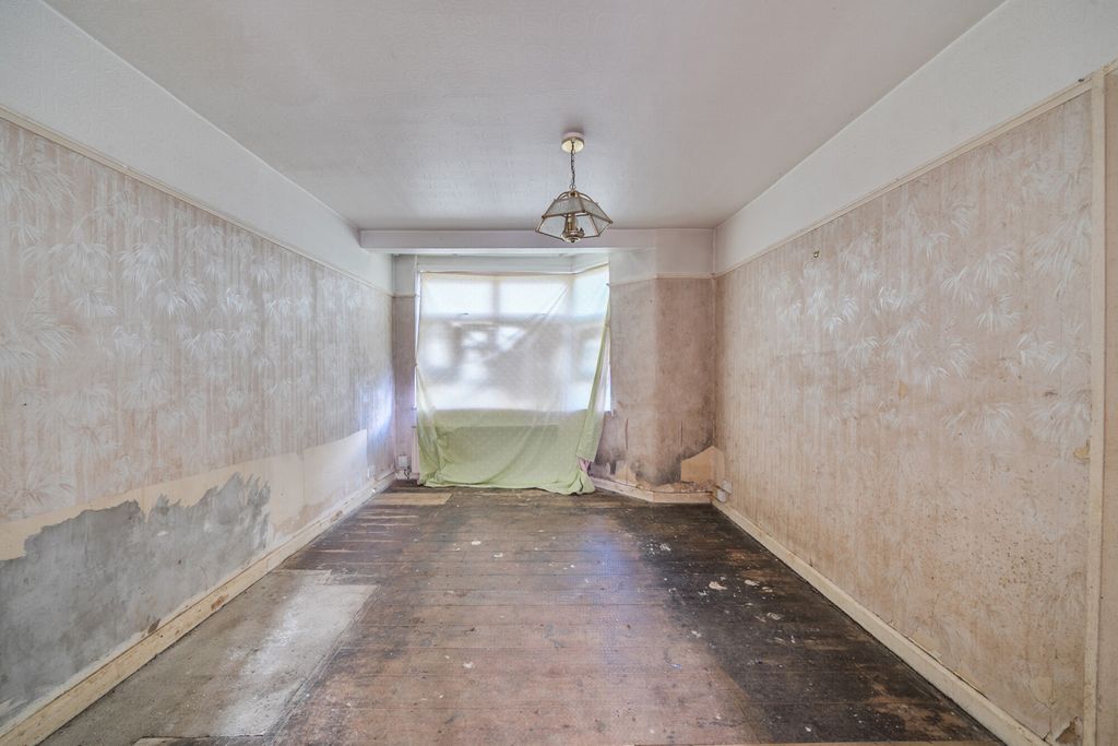 Property photo 2 of 19 1382625-3-691c868...