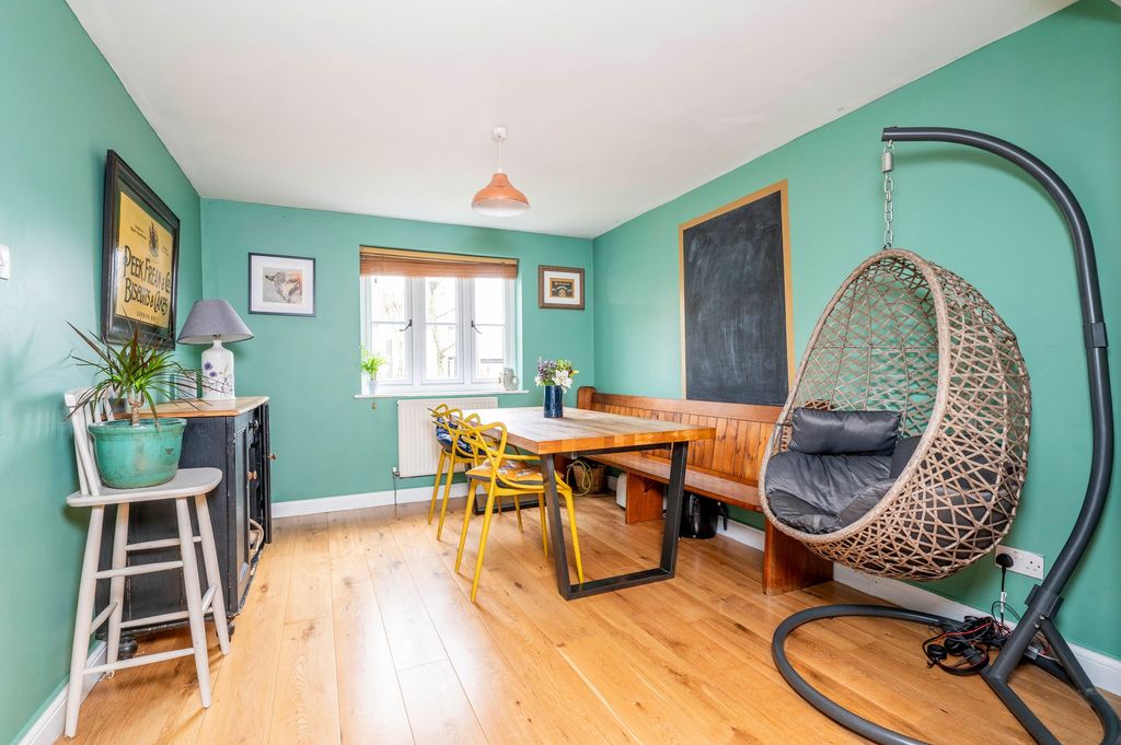 Property photo 3 of 21 Dining Room