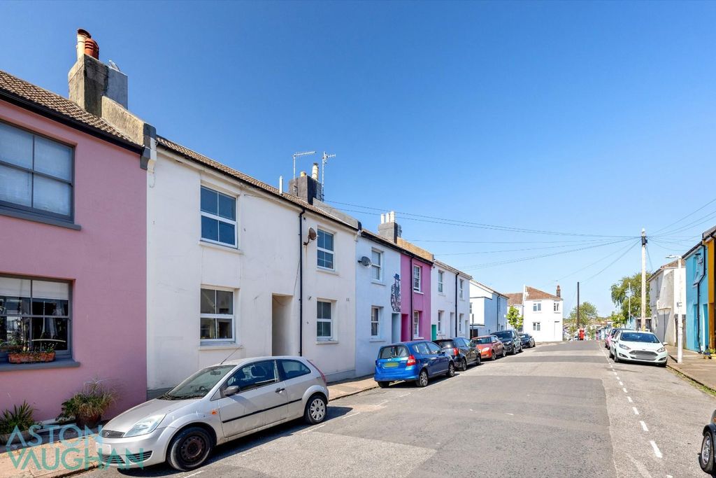 Property photo 1 of 12 Grove Street -013-1.Jpg