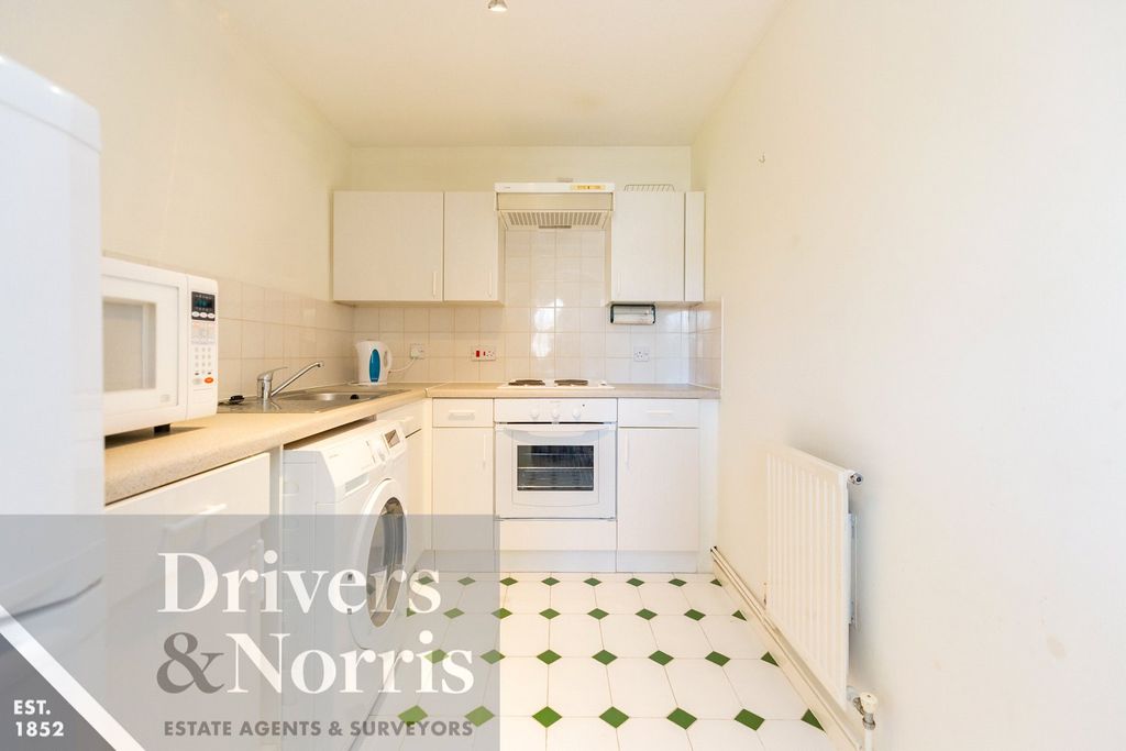 Property photo 2 of 7 Picture No. 13