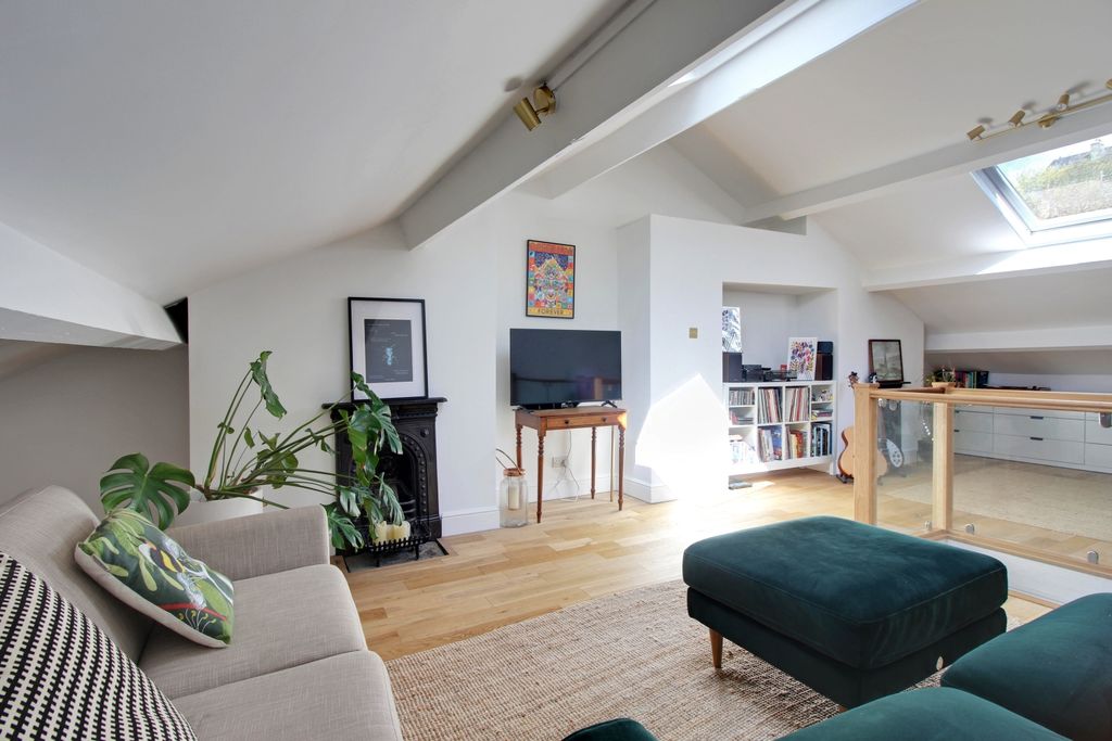 Property photo 3 of 17 2nd Floor Reception Room