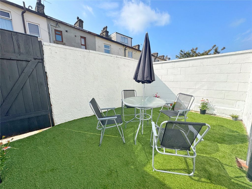 Property photo 2 of 18 Picture No. 28