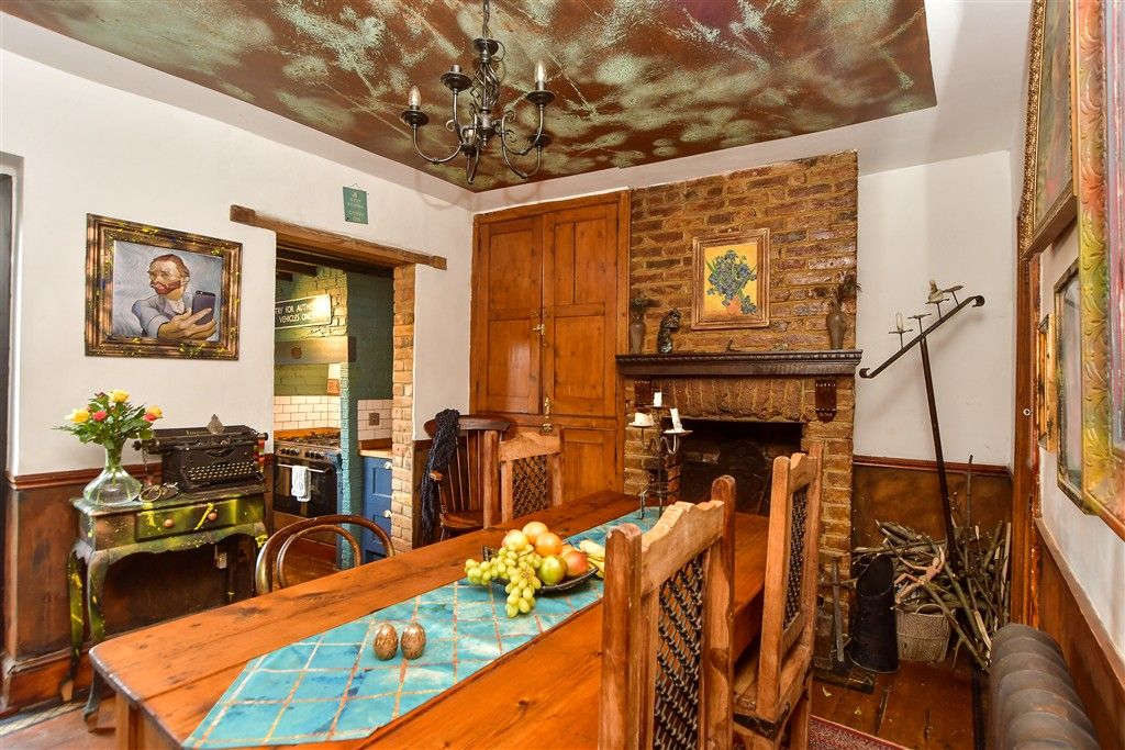 Property photo 3 of 20 Dining Area