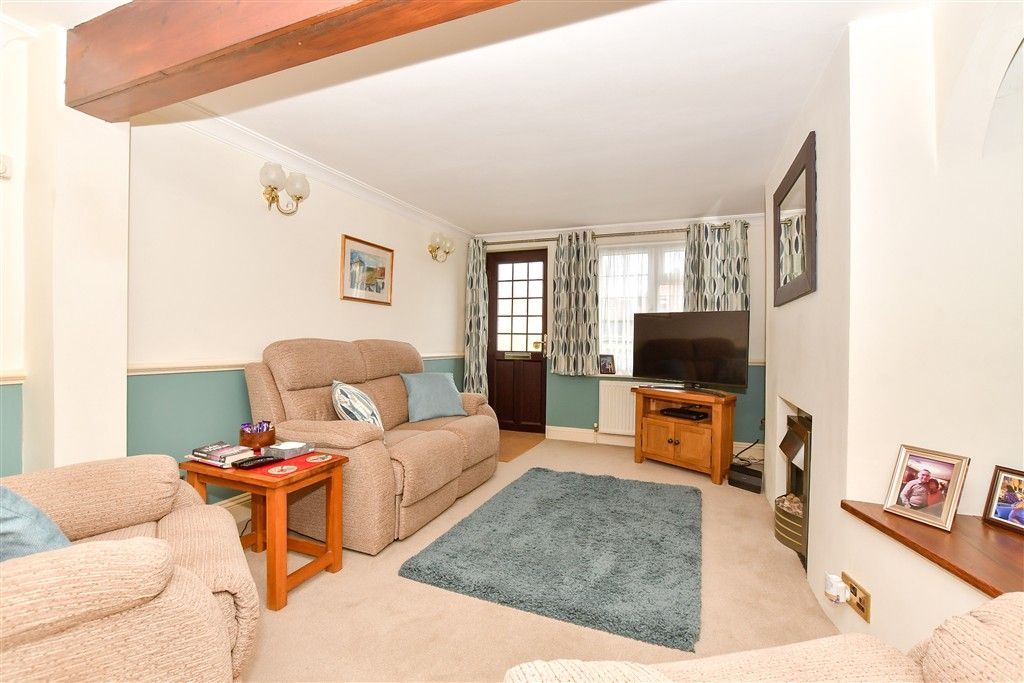 Property photo 1 of 11 Lounge