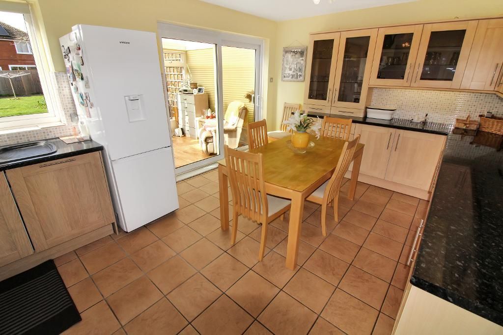 Property photo 3 of 13 Kitchen / Diner