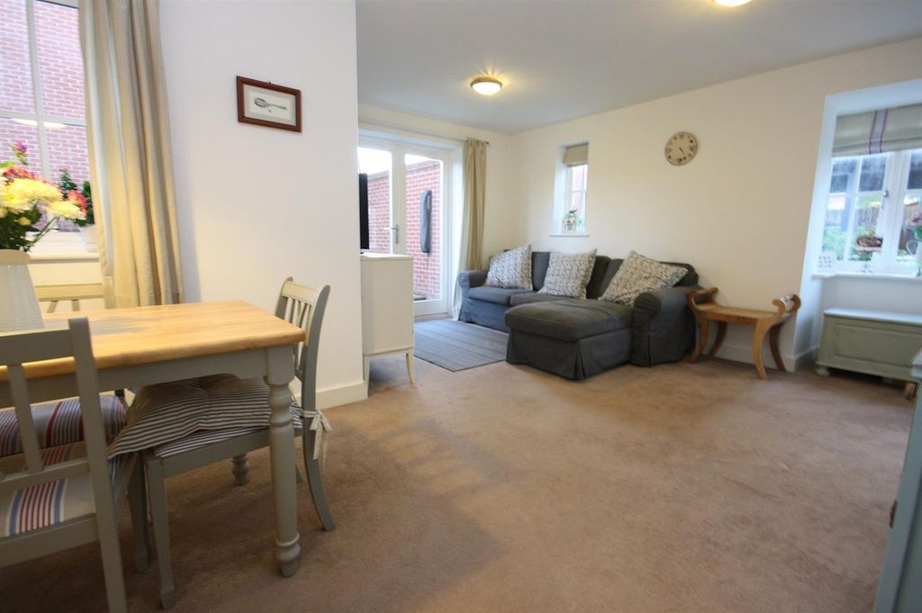 Property photo 3 of 11